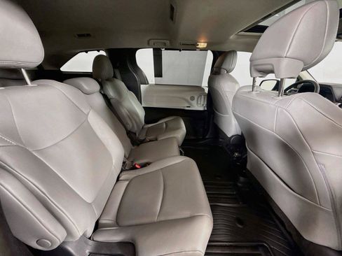 Certified 2026 Toyota Sienna XLE FWD image 43