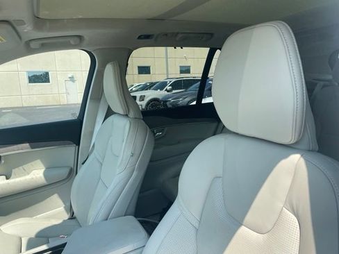 Used 2022 Volvo XC90 T6 Inscription w/ Lounge Package AWD/4WD image 5