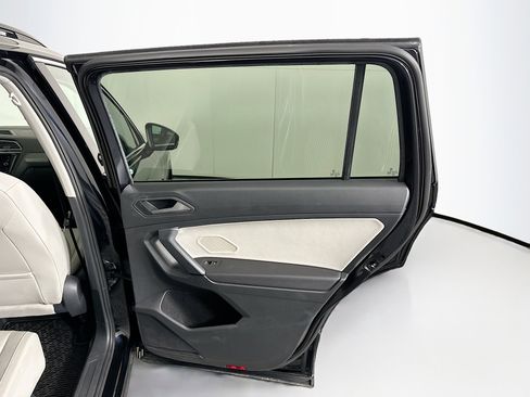 Used 2019 Volkswagen Tiguan SE w/ 3rd Row Seat Package image 28