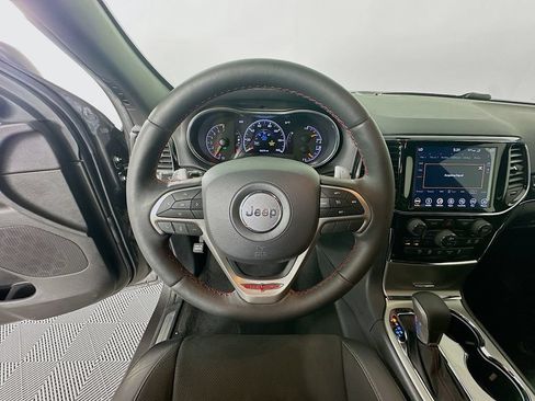 Used 2019 Jeep Grand Cherokee Trailhawk AWD/4WD image 11