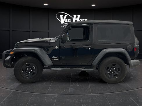 Used 2021 Jeep Wrangler Sport AWD/4WD image 4