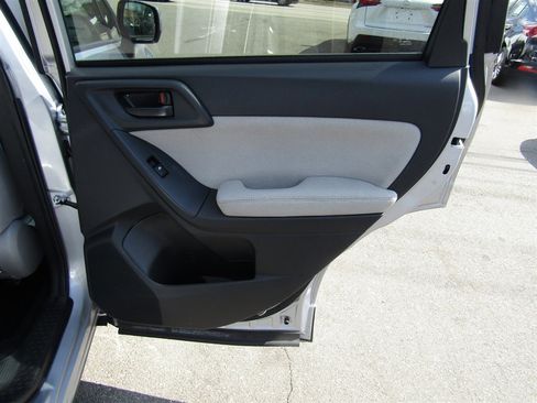 Used 2015 Subaru Forester 2.5i Premium AWD/4WD image 24