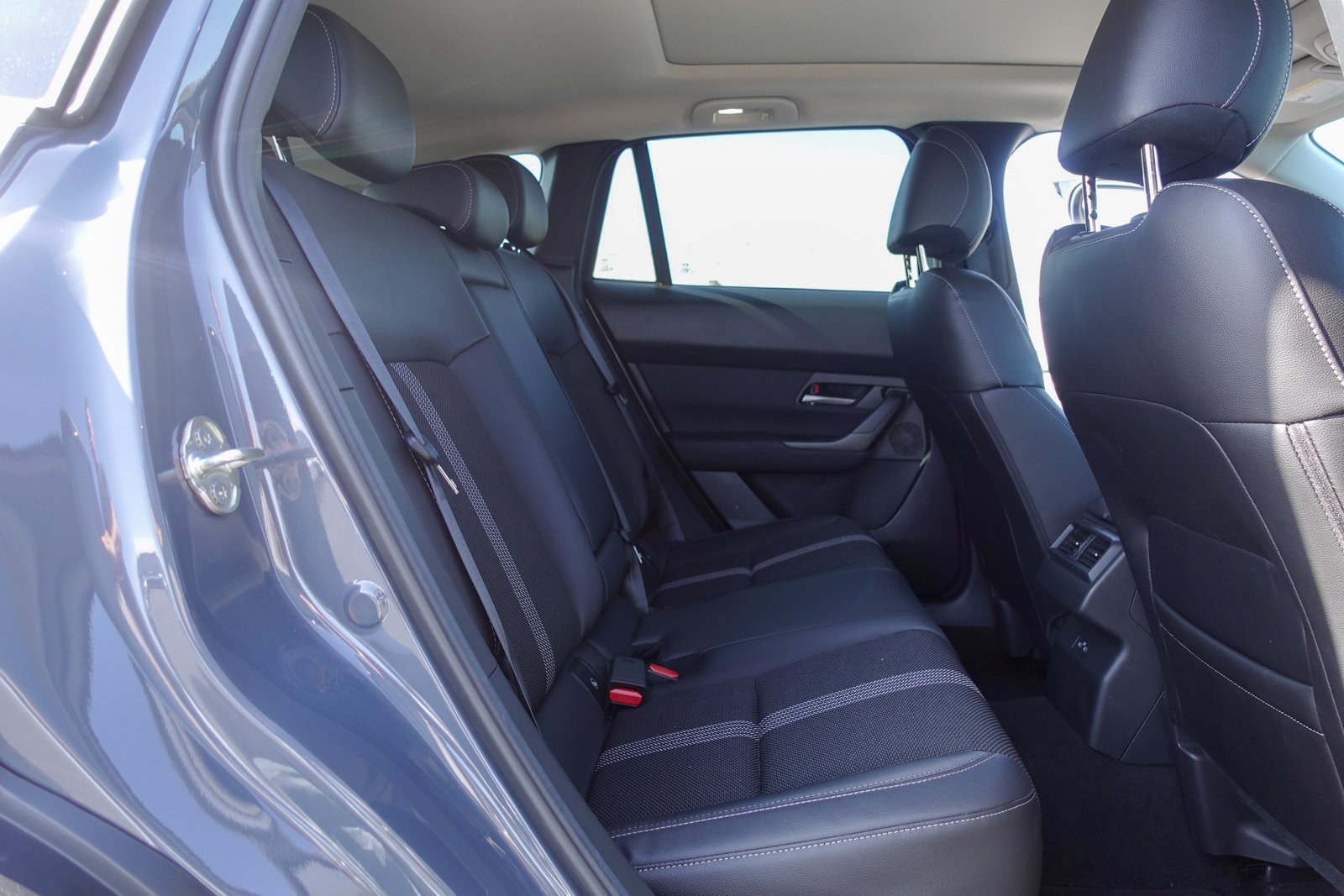 Certified 2025 MAZDA CX-50 AWD 2.5 S w/ Premium Package image 17