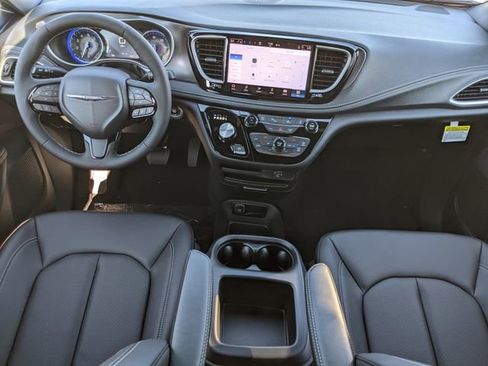 New 2026 Chrysler Pacifica Select FWD image 11