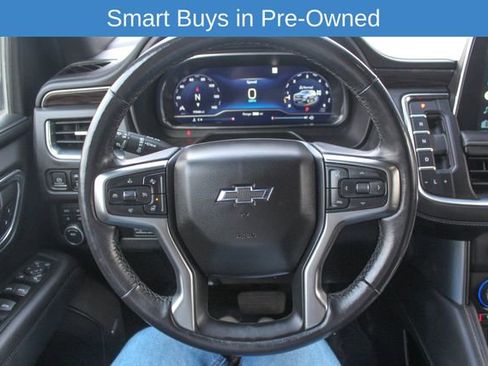 Used 2022 Chevrolet Suburban Z71 w/ Luxury Package image 21