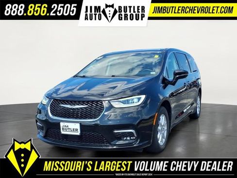 Used 2024 Chrysler Pacifica Touring-L FWD image 1
