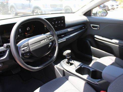 New 2025 Kia K4 LXS image 21