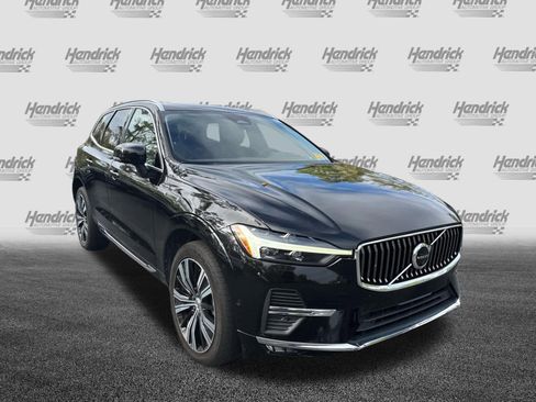 Certified 2023 Volvo XC60 B5 Plus image 3