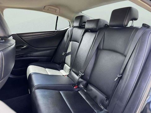 Used 2022 Lexus ES 250 w/ Premium Package AWD/4WD image 49