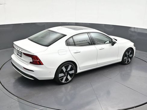Certified 2024 Volvo S60 T8 Plus AWD/4WD image 21