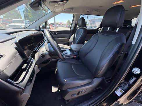Used 2026 Kia Carnival FWD image 39