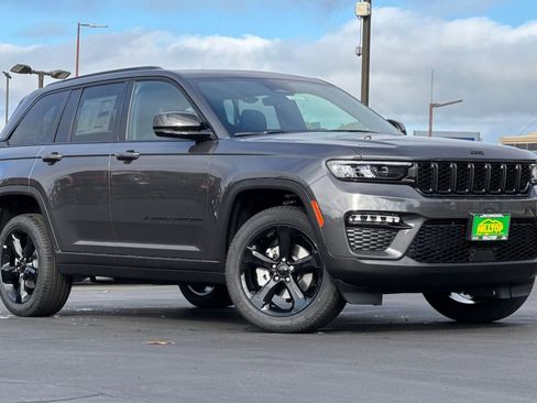 New 2025 Jeep Grand Cherokee Limited w/ Black Appearance Package image 2