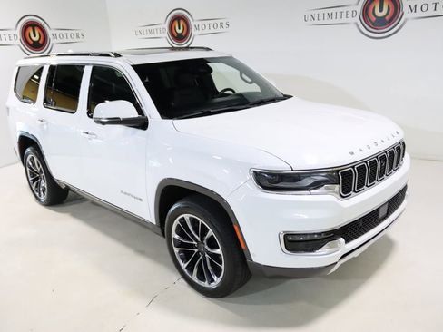 Used 2022 Jeep Wagoneer Series III w/ Premium Group I image 88