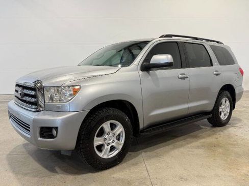 Used 2016 Toyota Sequoia SR5 AWD/4WD image 1