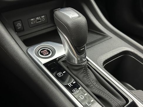 Used 2025 Nissan Sentra SV image 14