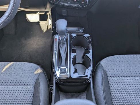 Certified 2025 Chevrolet Trax LT FWD image 19