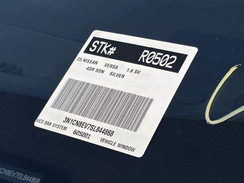 Used 2025 Nissan Versa SV FWD image 10