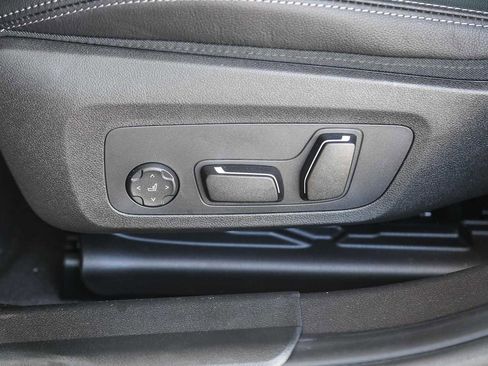 Used 2025 BMW 330i xDrive Sedan image 18