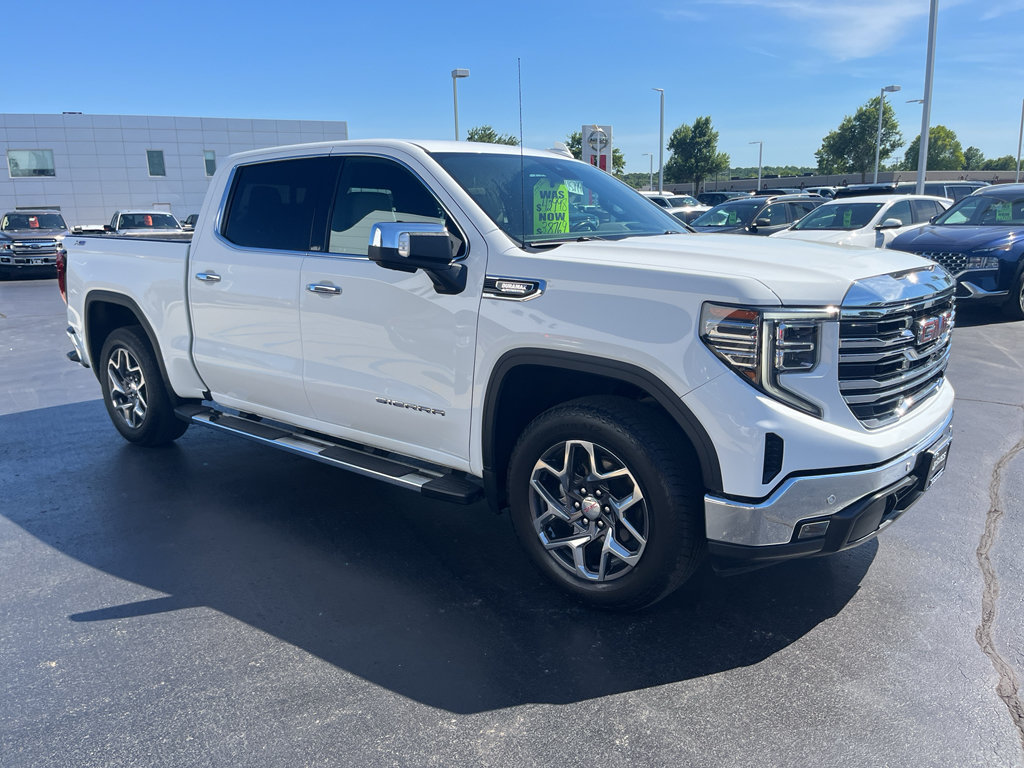 Used 2022 GMC Sierra 1500 SLT w/ SLT Premium Plus Package AWD/4WD image 5