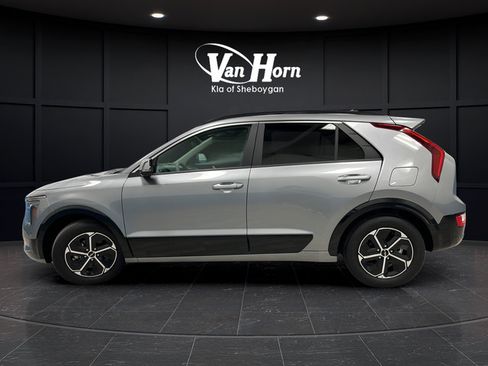 Used 2025 Kia Niro FWD image 4