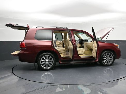 Used 2011 Lexus LX 570 4WD image 42