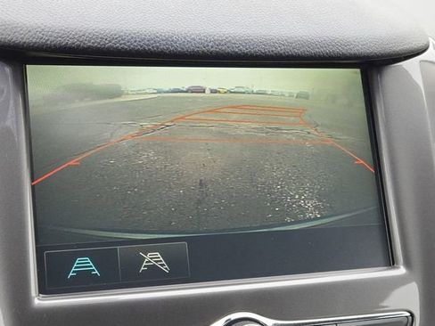 Used 2017 Chevrolet Cruze LT image 3