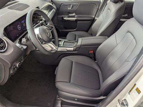 New 2026 Mercedes-Benz GLB 250 image 6