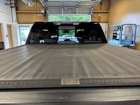 Used 2020 GMC Sierra 1500 SLE w/ SLE Value Package AWD/4WD image 25