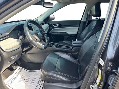 Used 2022 Jeep Compass Limited image 11