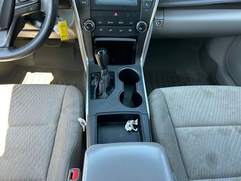 Used 2016 Toyota Camry LE FWD image 7