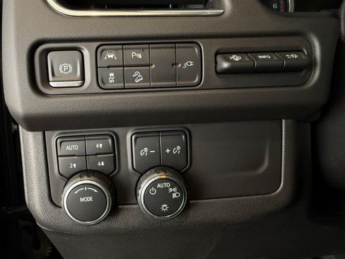 Used 2021 Chevrolet Suburban High Country AWD/4WD image 38