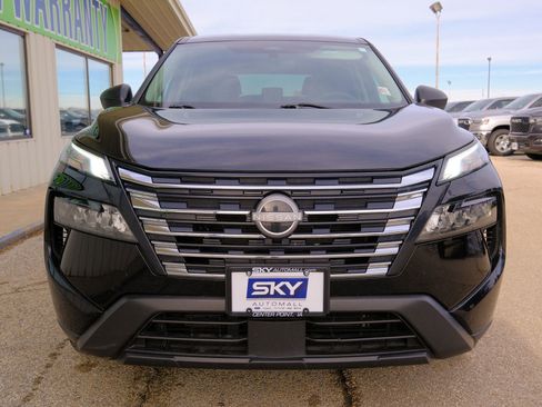 Used 2024 Nissan Rogue S image 14