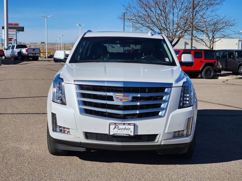 Used 2020 Cadillac Escalade Premium Luxury image 6