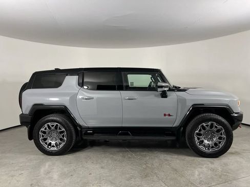 Certified 2025 GMC Hummer EV 3X w/ LPO, Sport Package AWD/4WD image 9