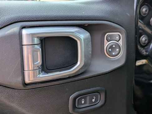 Used 2022 Jeep Gladiator Sport AWD/4WD image 13