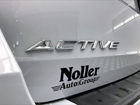 Certified 2025 Ford Explorer Active image 8