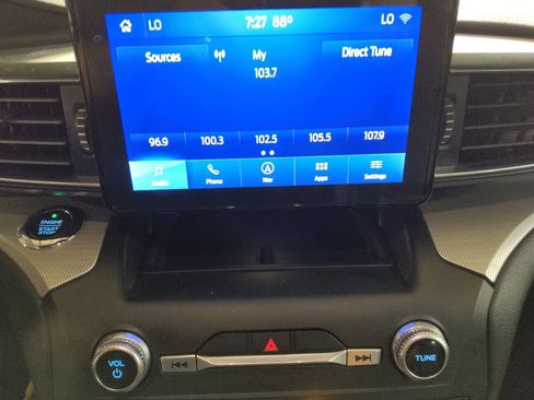 Used 2020 Ford Explorer XLT w/ Equipment Group 202A RWD image 25