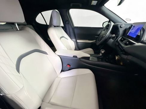 Used 2023 Lexus UX 250h FWD w/ Accessory Package (Z2) image 31