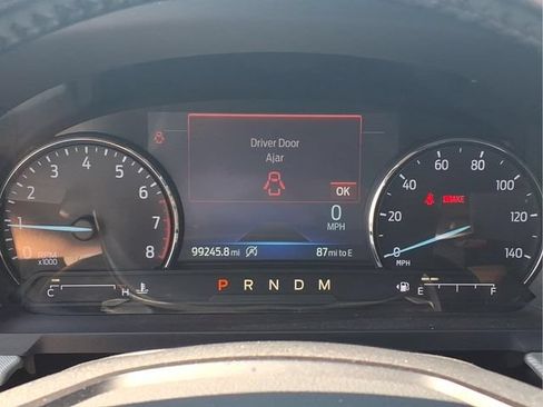 Used 2020 Ford Explorer XLT w/ Equipment Group 202A AWD/4WD image 13