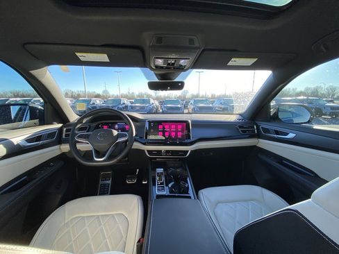 Used 2024 Volkswagen Atlas Cross Sport SEL Premium R-Line image 26