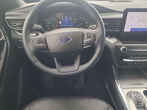 Used 2020 Ford Explorer XLT w/ Equipment Group 202A image 14
