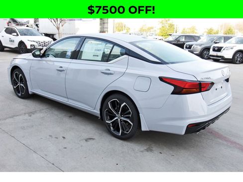 New 2025 Nissan Altima 2.5 SR w/ SR Premium Package image 6