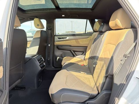 New 2026 Volkswagen Atlas Cross Sport SE FWD image 13