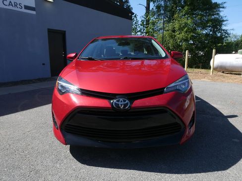 Used 2017 Toyota Corolla LE FWD image 2