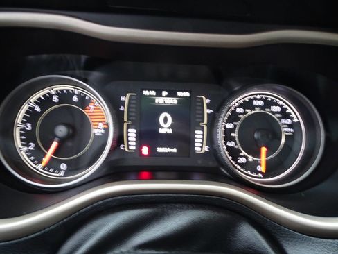 Used 2017 Jeep Cherokee Latitude w/ Cold Weather Group image 16