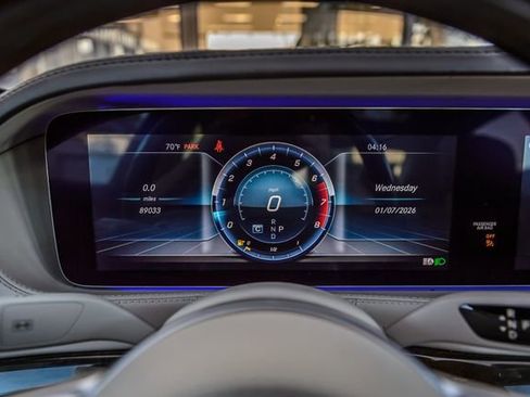 Used 2018 Mercedes-Benz S 560 Sedan image 18