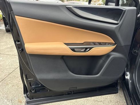 Used 2025 Lexus NX 250 FWD image 13