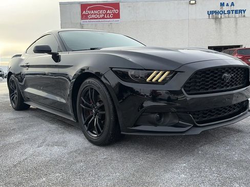 Used 2017 Ford Mustang Coupe image 23