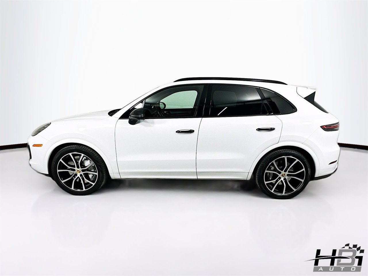 Used 2019 Porsche Cayenne Turbo w/ Premium Plus Package AWD/4WD image 8