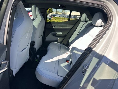 New 2025 Volvo EX30 Ultra w/ Protection Package Premier image 17